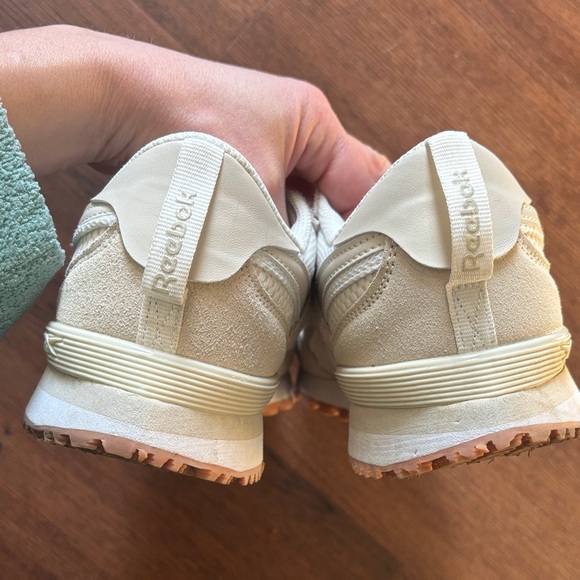Reebok Cream Athletic Shoes - Picture 2 of 5